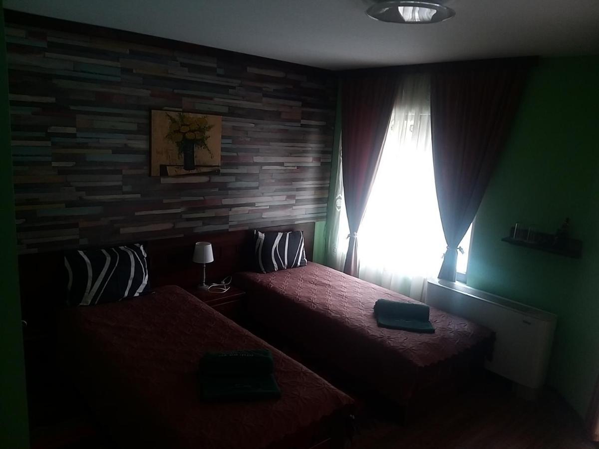 Къща За Гости "Там Край Реката " Slivek Buitenkant foto